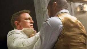Daniel Craig vs. Batista