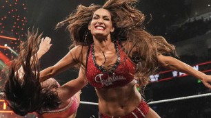 Chelsea Green vs. Nikki Bella